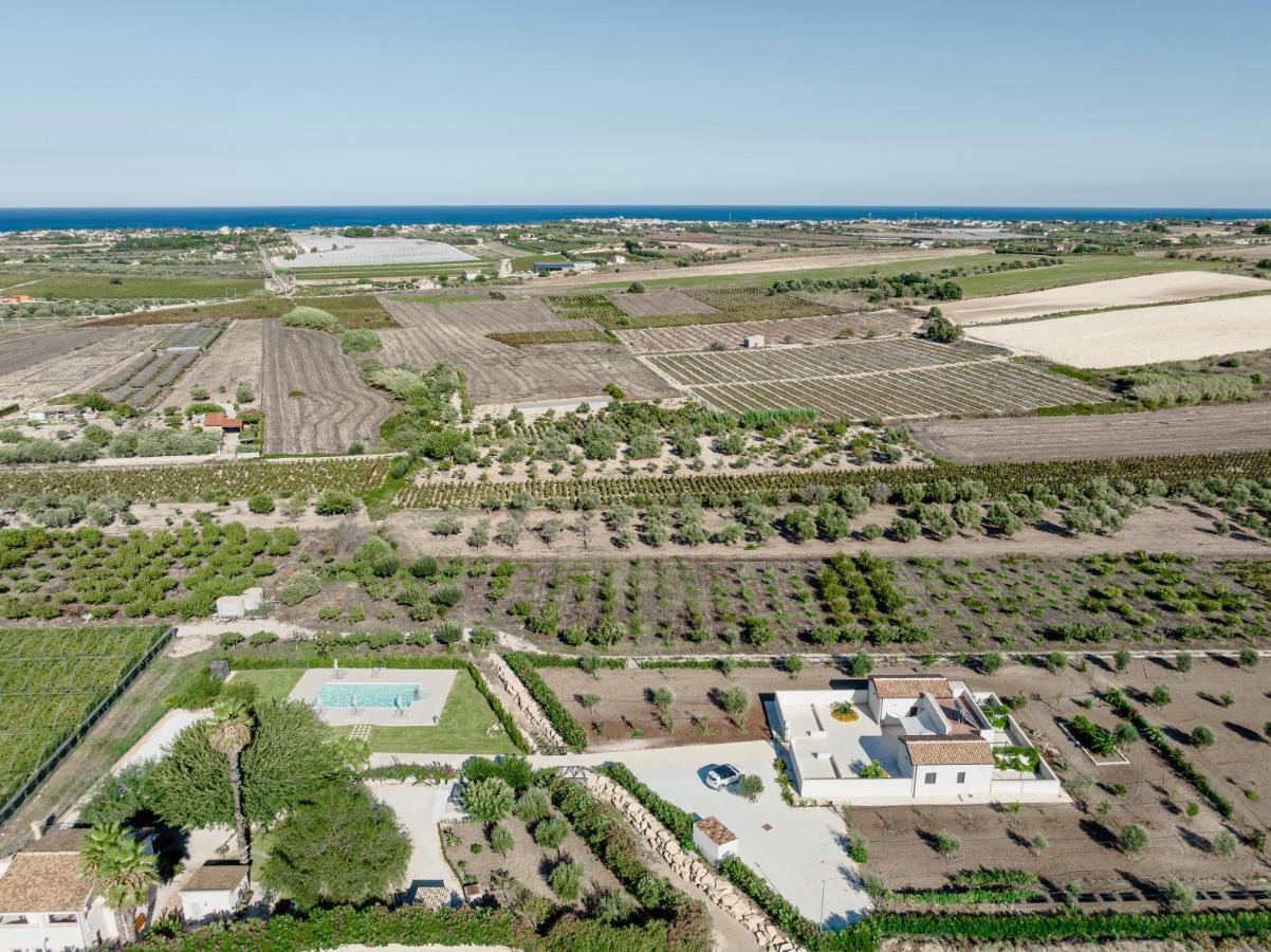 Baglio Il Gelso E L'Ulivo Appartamento Il Carrubo Reitani Bagian luar foto