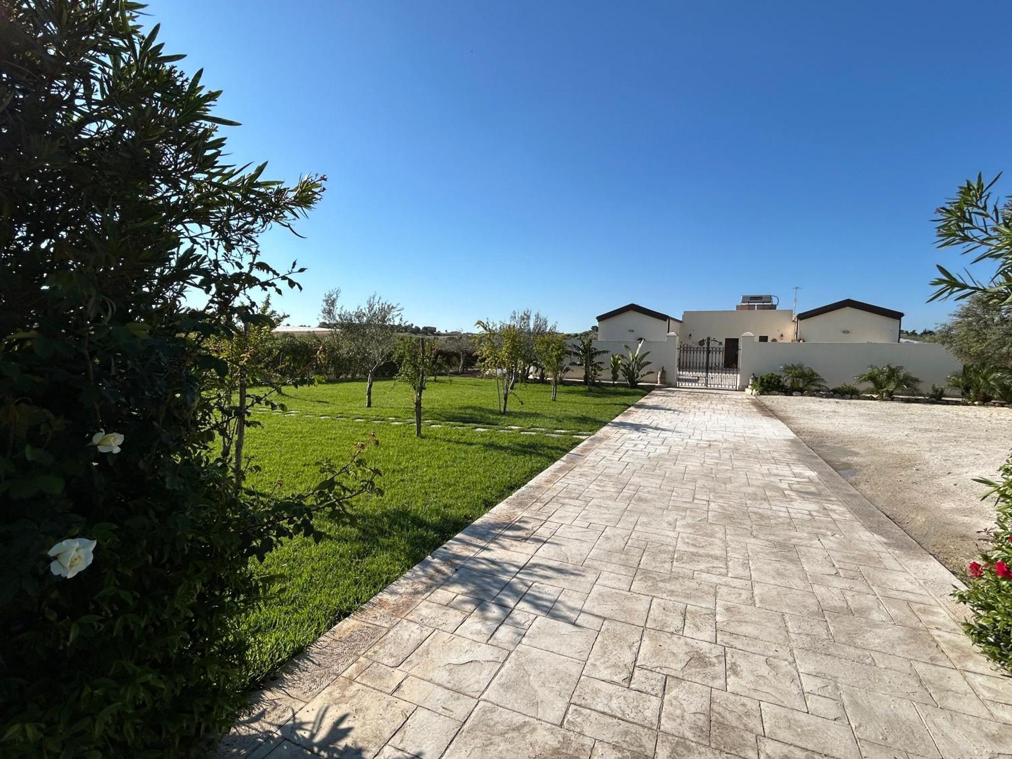 Baglio Il Gelso E L'Ulivo Appartamento Il Carrubo Reitani Bagian luar foto